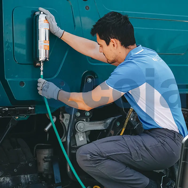 Jaltest AdBlue:DEF Residue Cleaning Kit - In Use Blue Truck