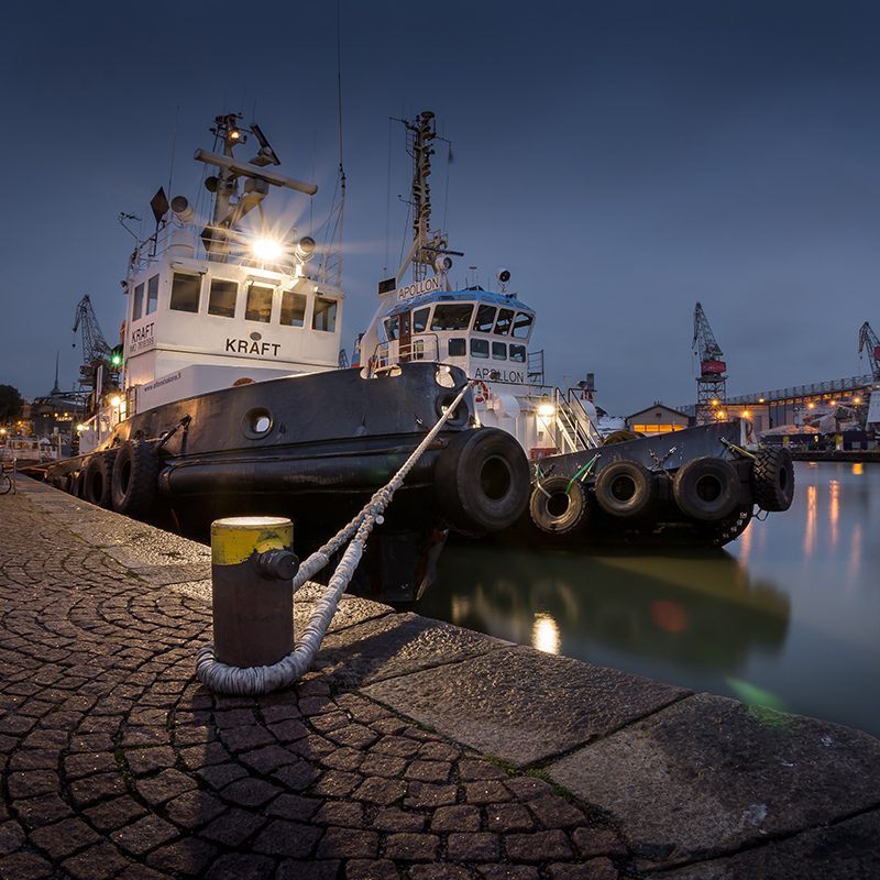 charter boat docking